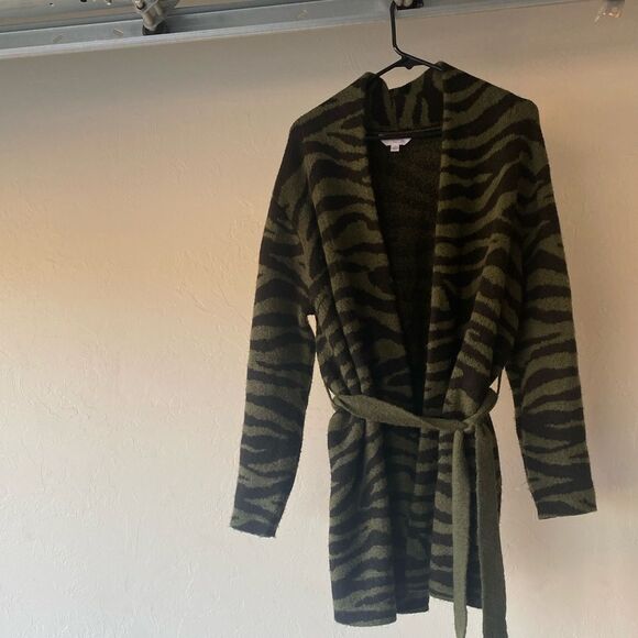 Time and Tru Green Black animal print long sleeve mid length wrap cardigan - Picture 1 of 8
